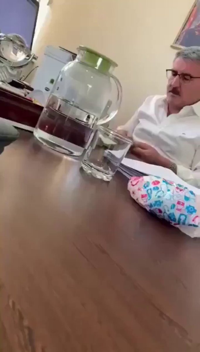 Diyanet İşleri Mekke Sorumlusunun Para Sayma Görüntüleri Tartışma Yarattı