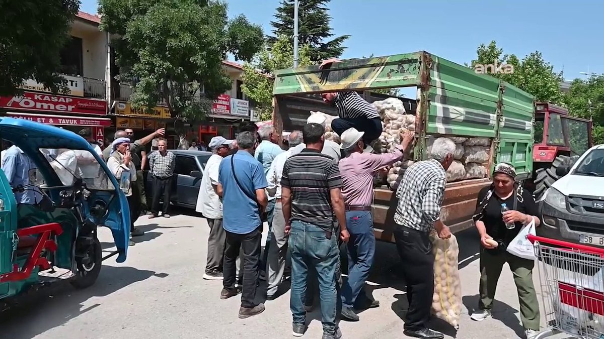 Yozgat'ta Patates Üreticisi Ürünlerini Ücretsiz Dağıttı