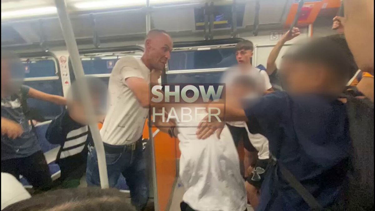 İstanbul Metrosunda Kavga: Uyarınca Saldırıya Uğrayan Adam Hakkını Helal Etmedi