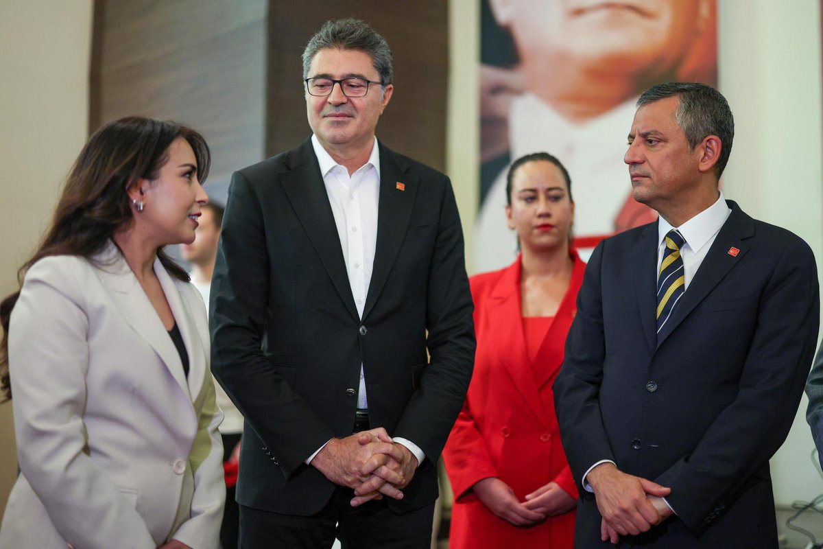 CHP, Sandık Sorumlularıyla Birlikte Çağrı Merkezi Gönüllülerini Ziyaret Etti