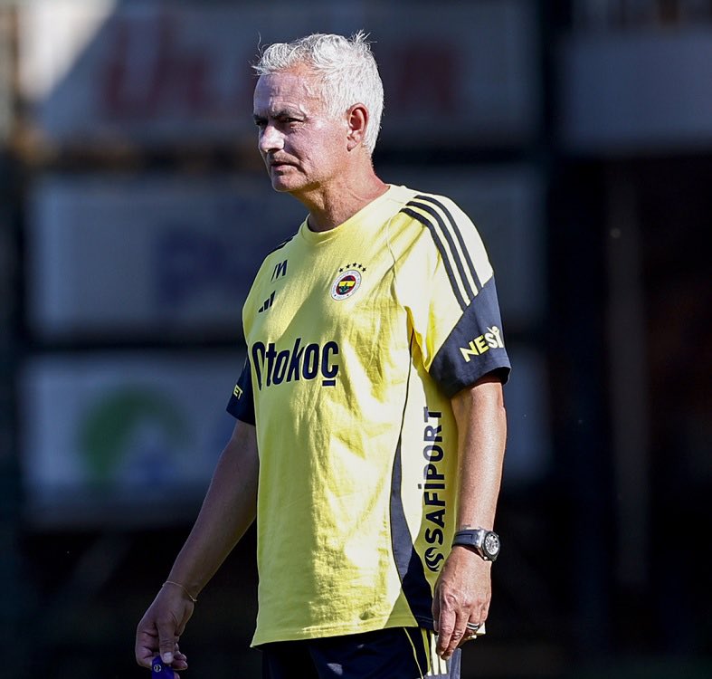 Fenerbahçe, Feyenoord Maçı İçin UEFA Listesinde Eksik Oyuncularla Sahaya Çıkacak