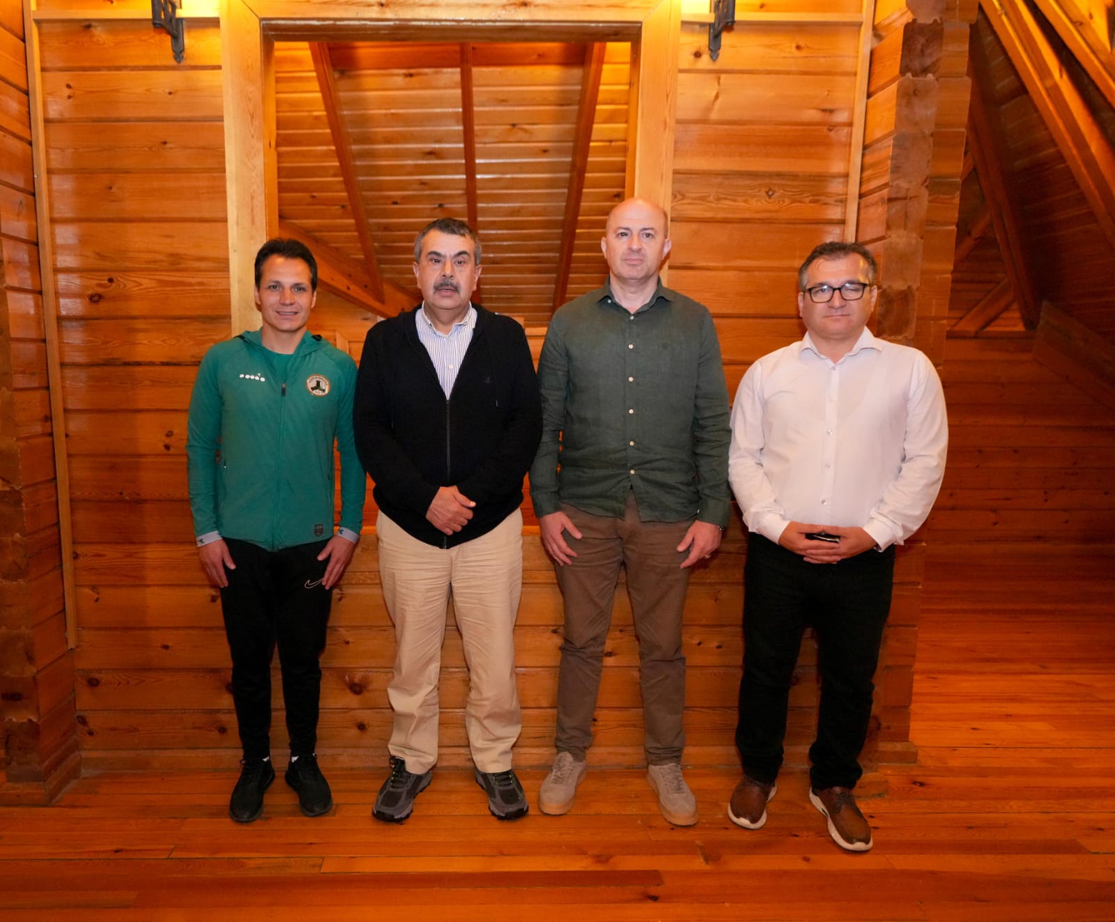 Milli Eğitim Bakanı Yusuf Tekin, Kümbet Yaylası’ndaki Kampta Espiye Heyetini Ağırladı