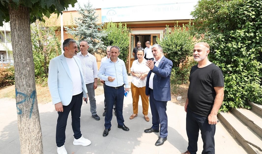 Ramazan Ömeroğlu, Dilovası Afet Koordinasyon Merkezi Çalışmalarını Yerinde İnceledi