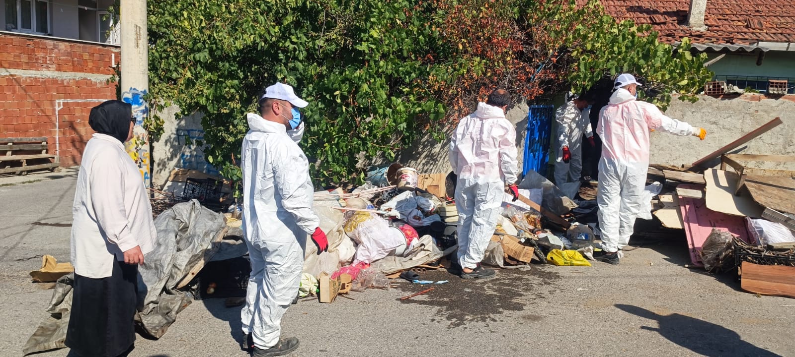 Kocaeli Gebze’de “çöp ev” temizlendi: Belediye ve kaymakamlık seferber oldu