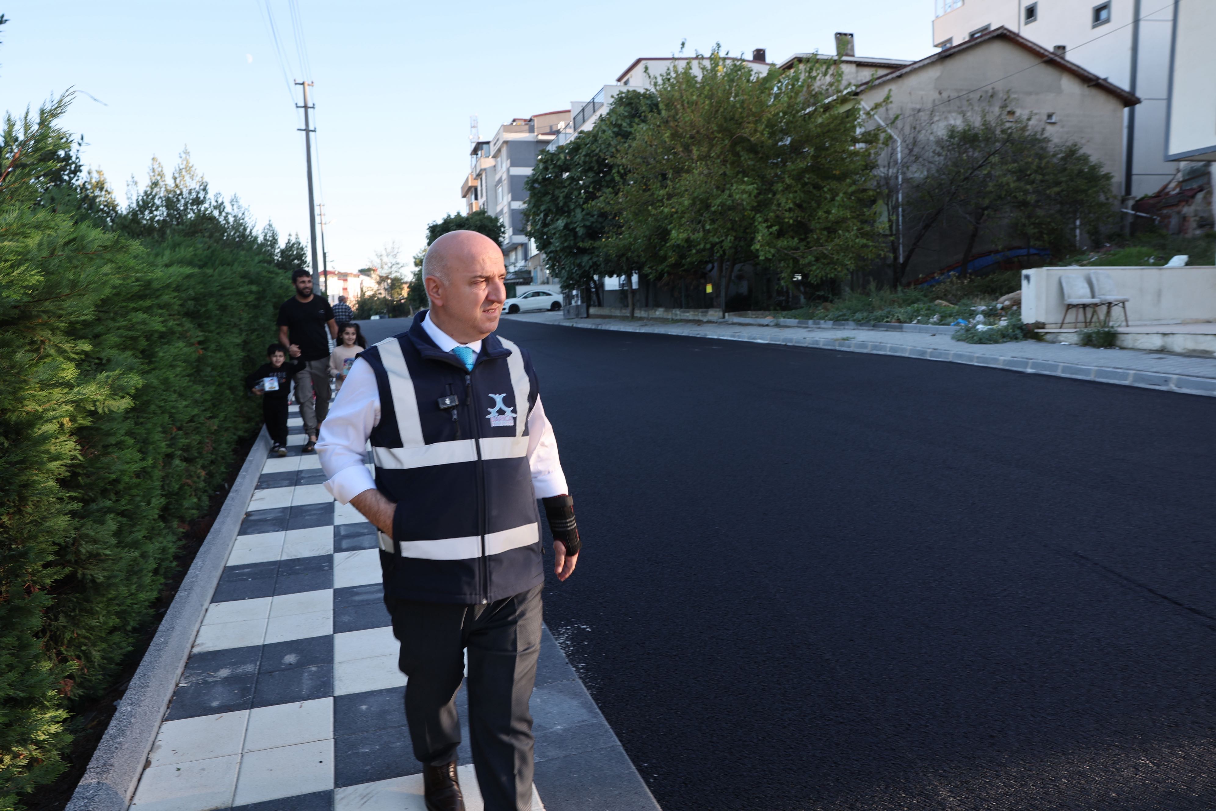 Darıca’da Yol Atağı: Başkan Muzaffer Bıyık “Daha Güzel Bir Darıca İçin Sahadayız”