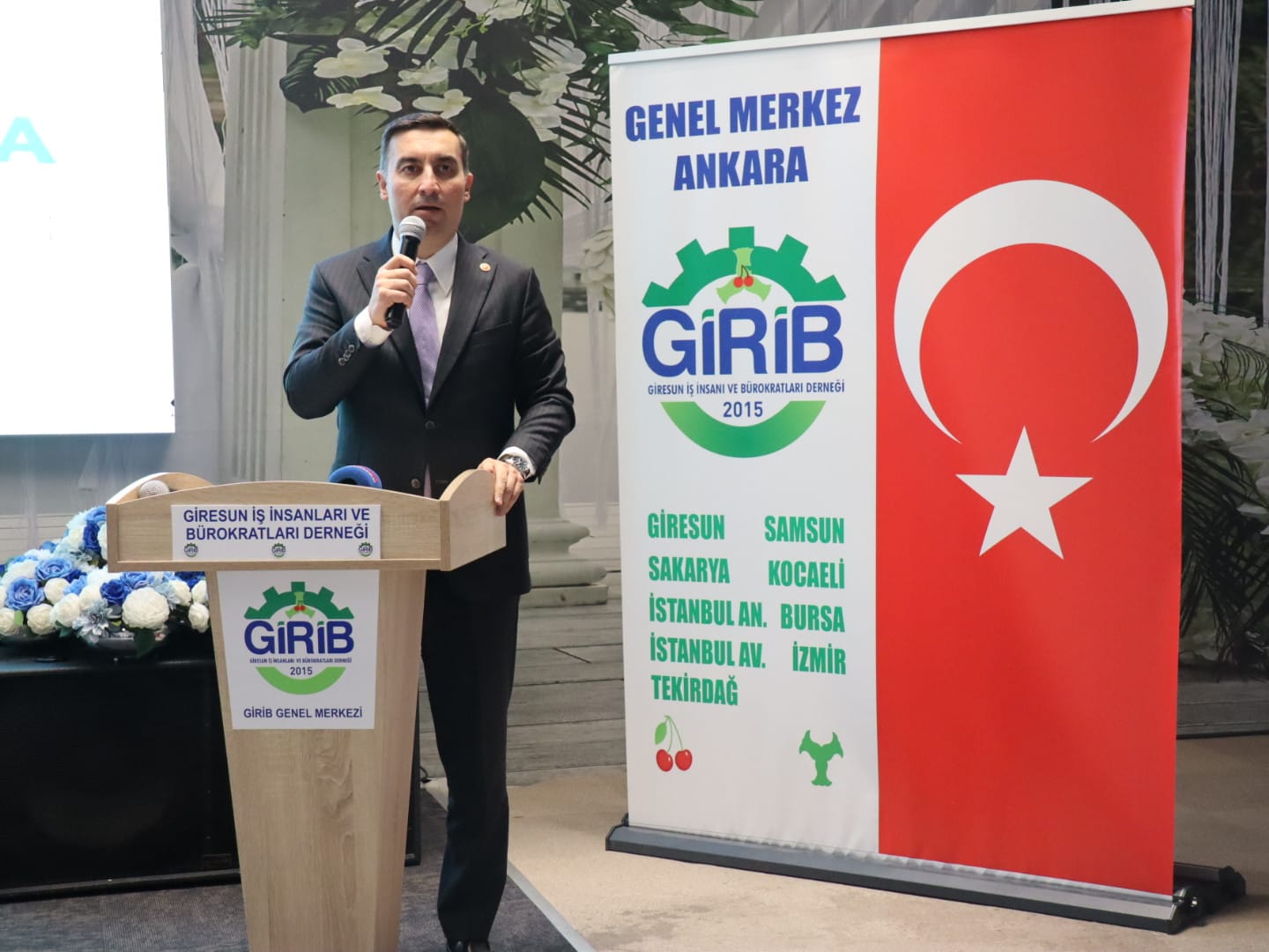 İYİ Parti İstanbul Milletvekili Burak Akburak’tan GİRİB İftarında Mesaj: “Giresunlular Dünyanın Her Yerinde Başarıyla Temsil Ediliyor”