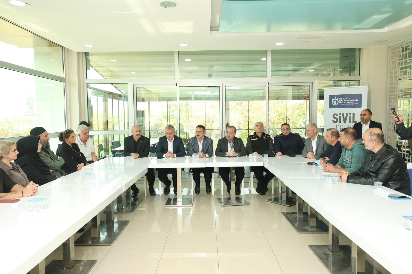 Evlerine Giremeyen Ailelere Moral Ziyareti