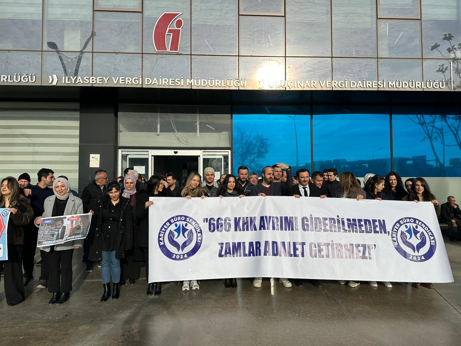 Gebze Vergi Dairesi Memurları İş Bıraktı