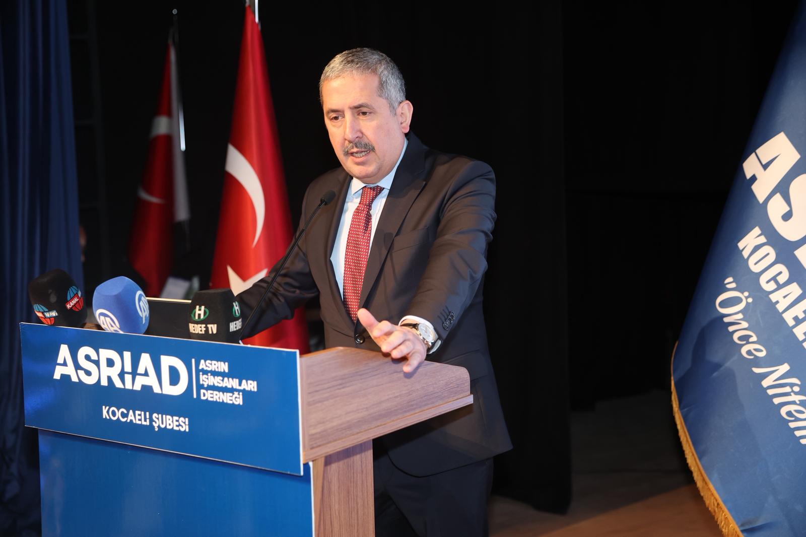ASRİAD Kocaeli Kongresinde Ticaret Bakan Yardımcısı Mahmut Gürcan’dan Güçlü Ekonomi Mesajı:  “Türkiye, Zayıf Küresel Görünüme Rağmen Üretim, İstihdam ve İhracatta Pozitif Ayrışıyor
