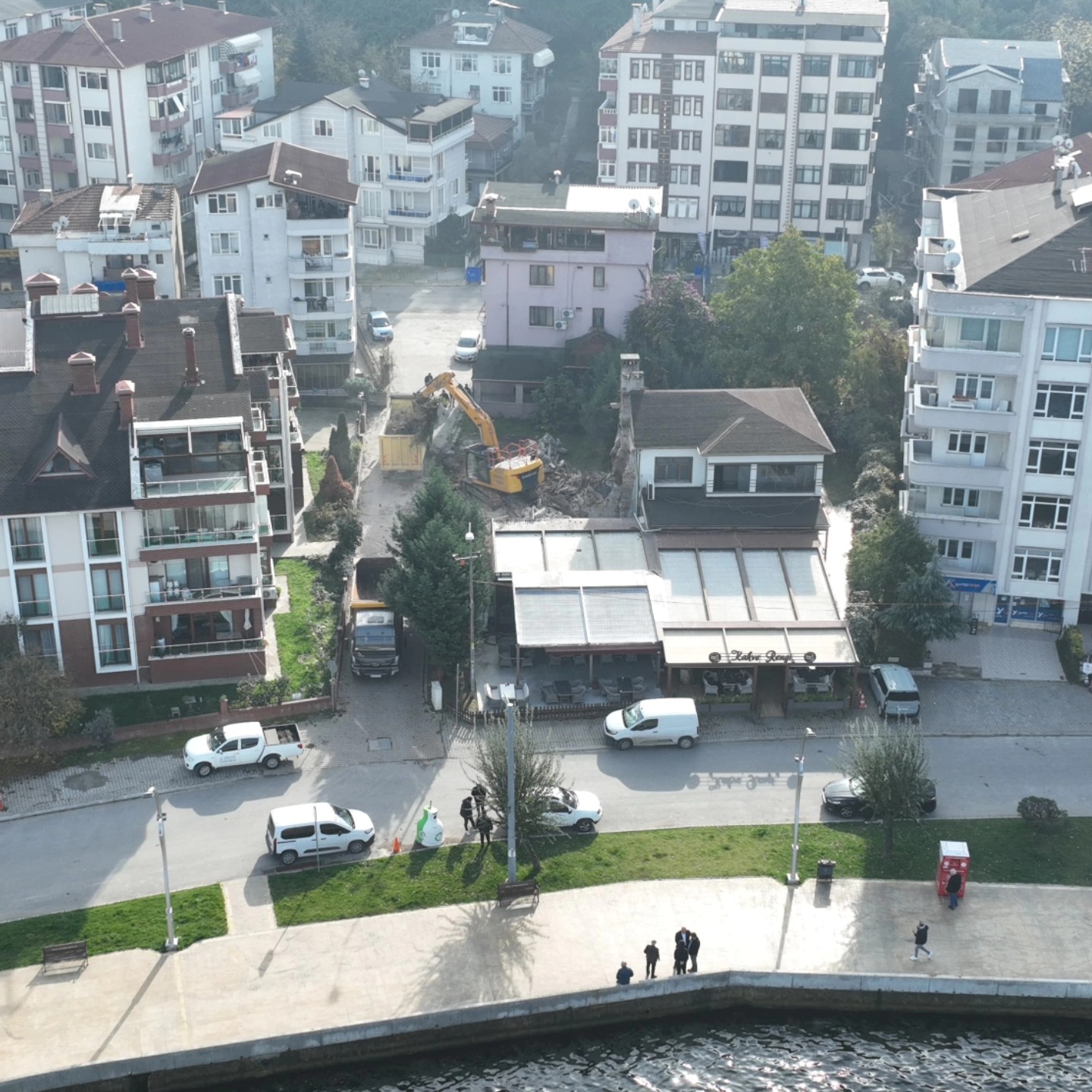 Gölcük’te Riskli Yapılar Bir Bir Yıkılıyor: 152 Metruk Bina Ortadan Kaldırıldı