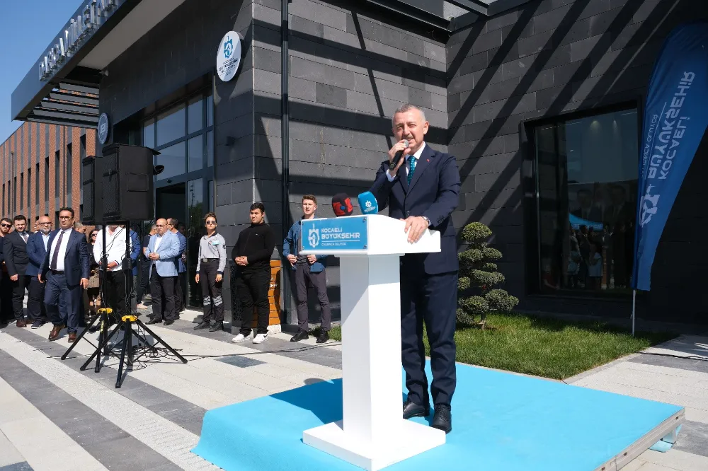 Büyükşehir Belediyesi'nden Gençlere Anlamlı Hediye: Darıca Halk Kütüphanesi Açıldı