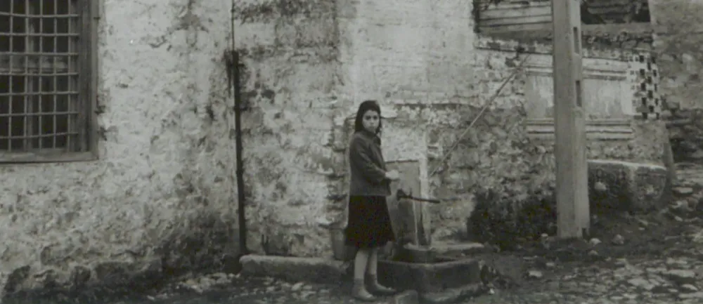 Sultan Orhan'da Bir Zamanlar Çeşme Varmışç Geçmiş Zaman Olur Ki Hayali Cihan Değer