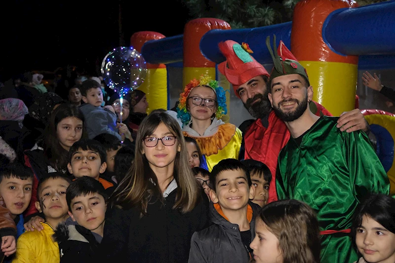 Aydınlıkevler ve Fevzi Çakmak Mahallesi Sakinlerinden Ramazan Tiyatrosuna Büyük İlgi